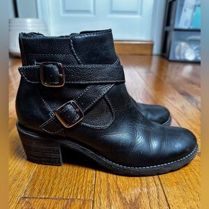 Women’s size 8 Ll Bean - Deerfield Lug Sole Chelsea